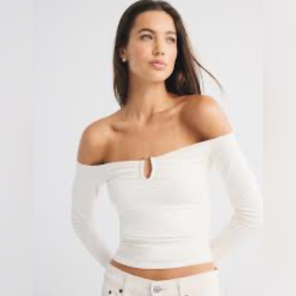 Abercrombie & Fitch White Off-Shoulder Crop Top